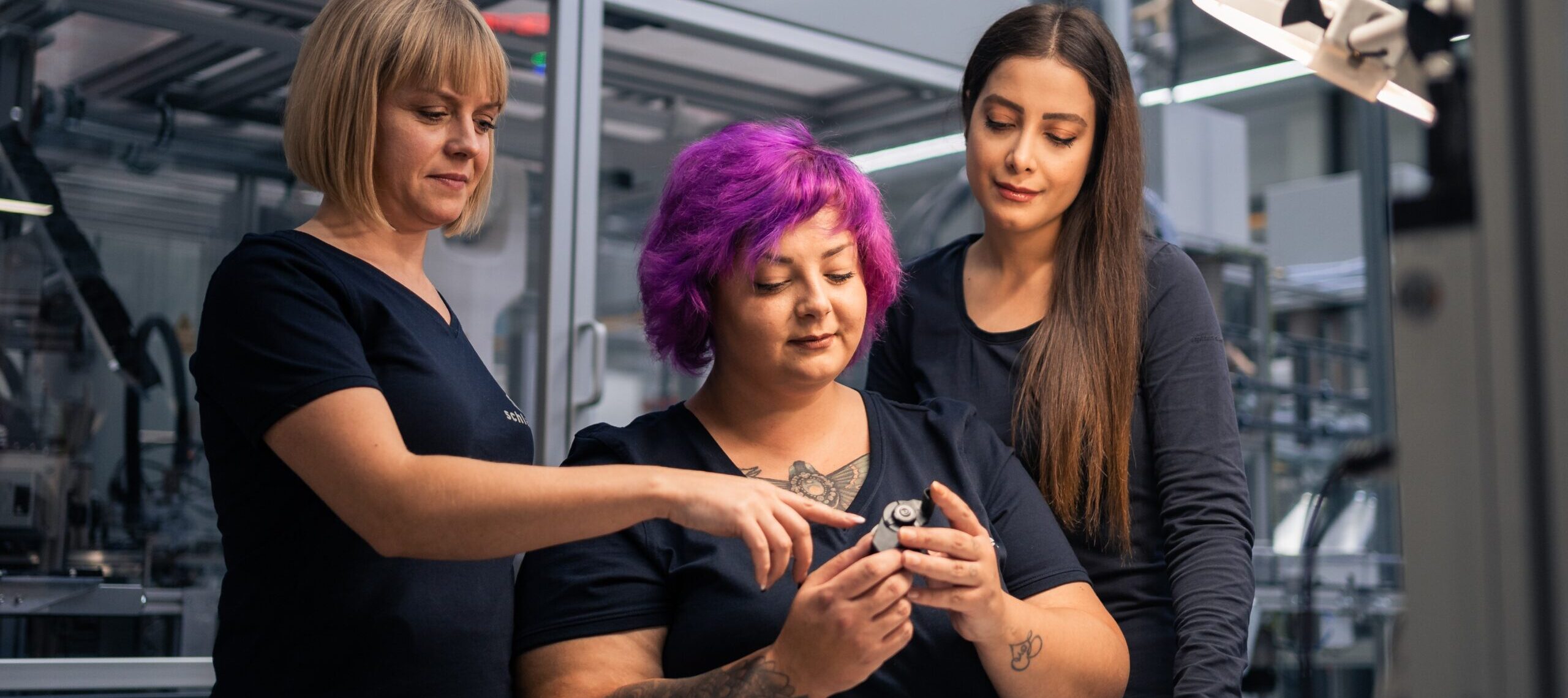 schlaeger Mitarbeiterinnen bei der Arbeit